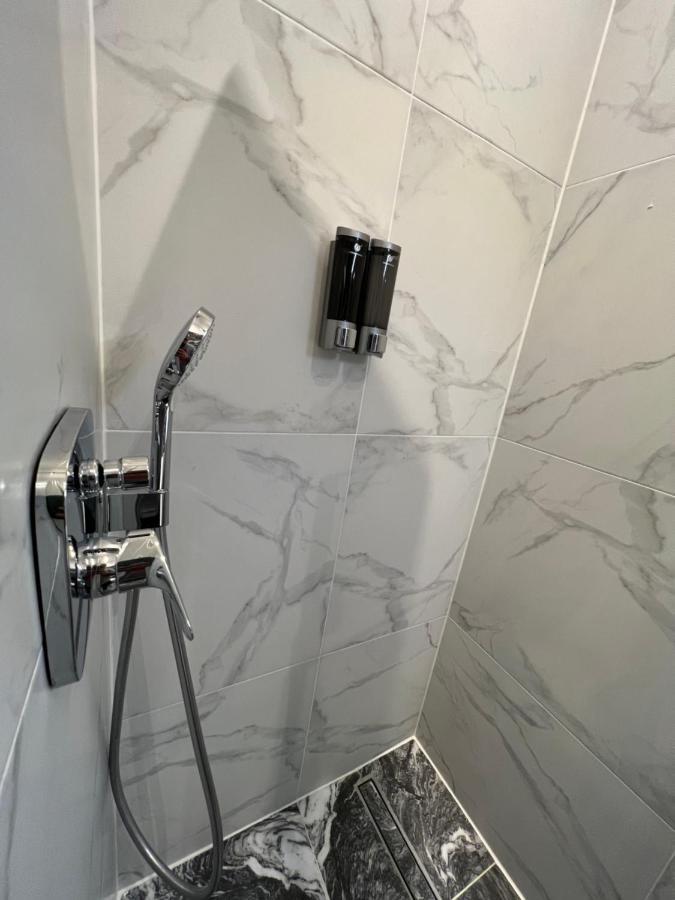 Mateo Design Apartment / Contactless Check-In Виена Екстериор снимка