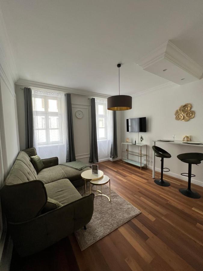 Mateo Design Apartment / Contactless Check-In Виена Екстериор снимка